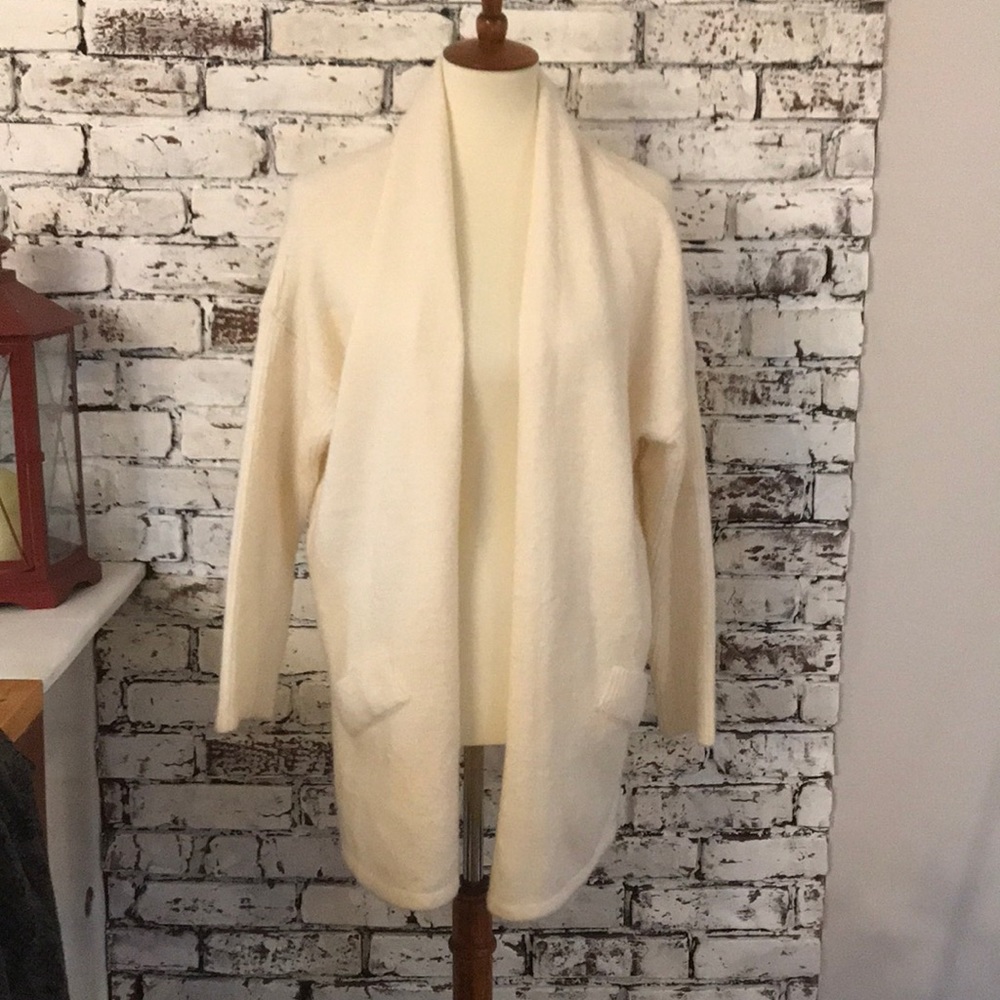 Romeo & Juliet Couture Oversized Sweater Cardigan